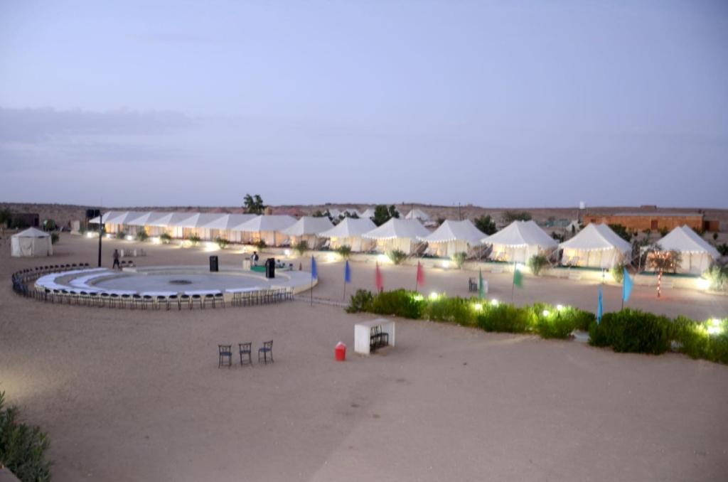 ลิมราเดเสิร์ท แคมป์ เทนท์ Hotel ไจซัลเมอร์ ภายนอก รูปภาพ